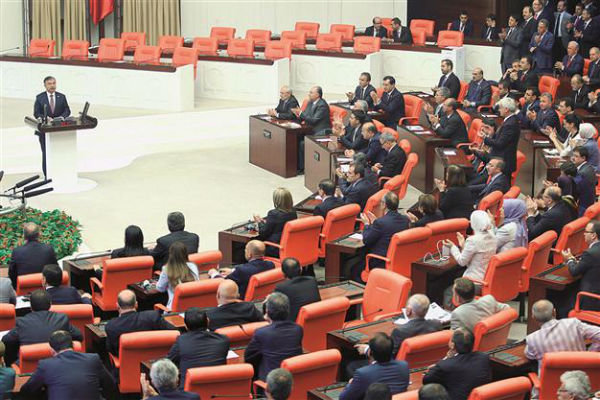 طرح تمدید مجوز تجاوز به عراق و سوریه تحویل پارلمان ترکیه شد