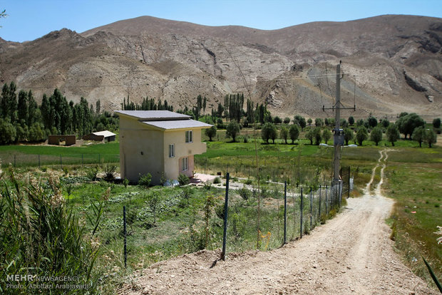 ساخت و سازهای بی رویه در دل طبیعت روستای ییلاقی ارجمند از توابع شهرستان فیروزکوه