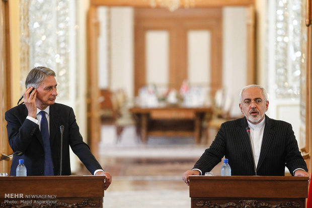 نشست خبری وزرای خارجه ایران و انگلیس