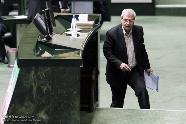 علی ربیعی، وزیر تعاون در صحن مجلس