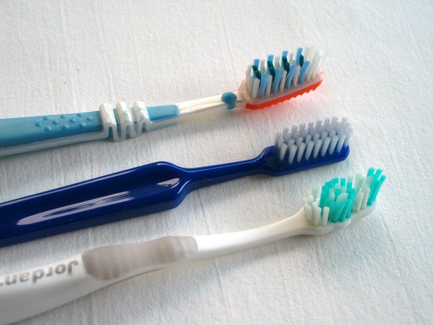 Toothbrush_how_to_choose_winter_park_dentist.jpg