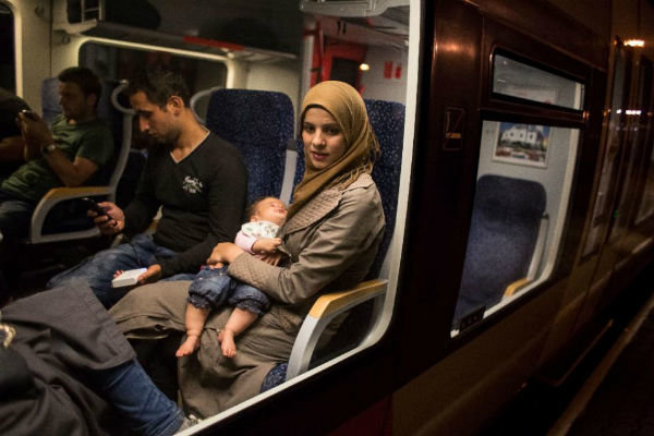 ورود هزاران مهاجر به اروپا با قطار مجارستان