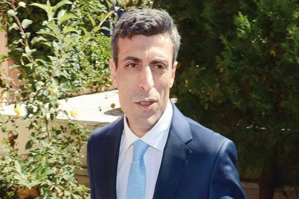 یک مقام وزارت خارجه ترکیه استعفا داد و به حزب جمهوری خلق پیوست