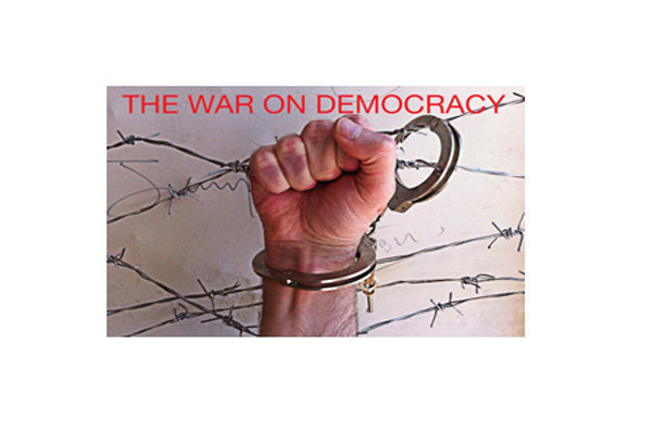 جنگ دموکراسی