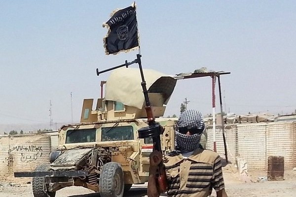 ۲۵ مورد حمله هوایی ائتلاف علیه داعش/ اعدام ۵۰ نفر از تروریست ها