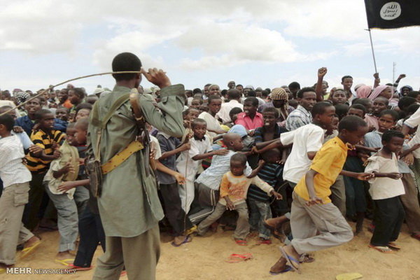 عناصر گروهک تروریستی- تکفیری «الشباب» با حمله به روستایی در جنوب شرق کنیا...