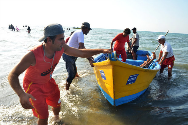 نجات ۳۹۲ نفر از غرق شدن در دریای مازندران
