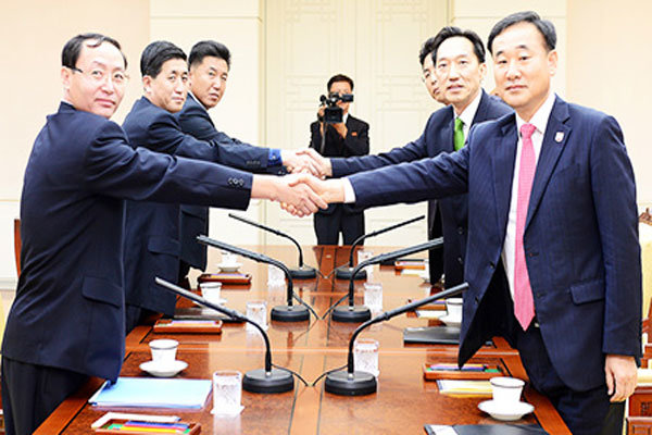 سئول و پیونگ یانگ با تجدید دیدار خانواده‎های کره‎ای موافقت کردند