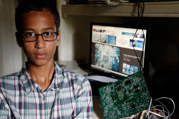 نوجوان مخترع، پس از دستگیری به کاخ سفید دعوت شد