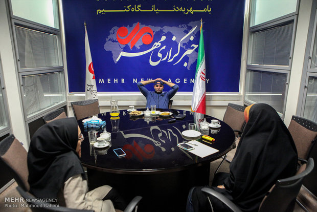 گفتگو با علی مسعودی نویسنده و طنزپرداز