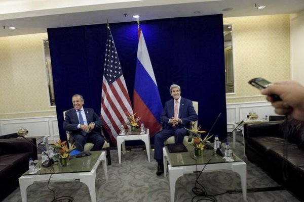 مذاکره کری و لاوروف برای بسترسازی دیدار فردای رؤسای جمهور دو کشور