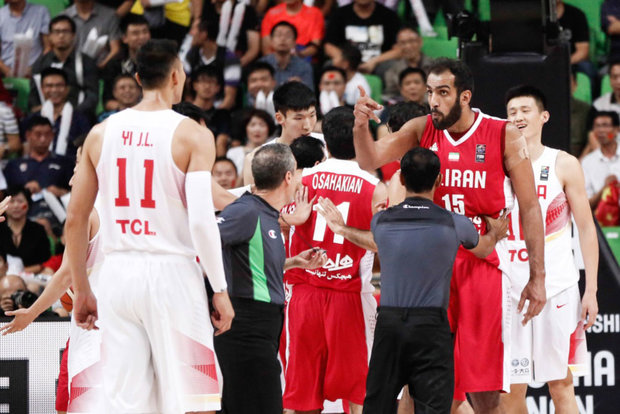 تیم ملی بسکتبال - حامد حدادی - دیدار با چین