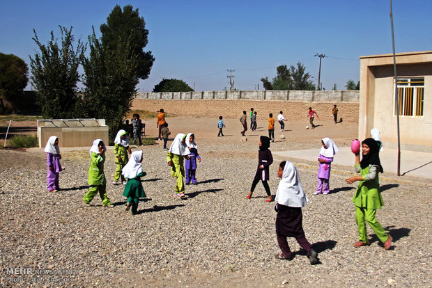 کودکان کار در باغات پسته سیرجان