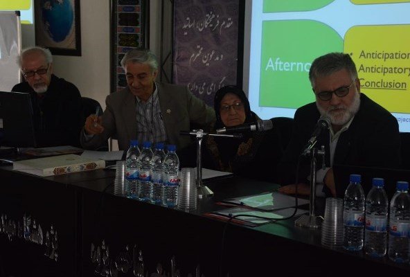 علم آینده پژوهی بدون تجربه بدست نمی‌آید