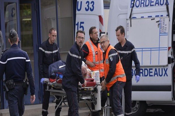 ۴۲ کشته و ۵ مجروح در سانحه برخورد اتوبوس با کامیون در فرانسه