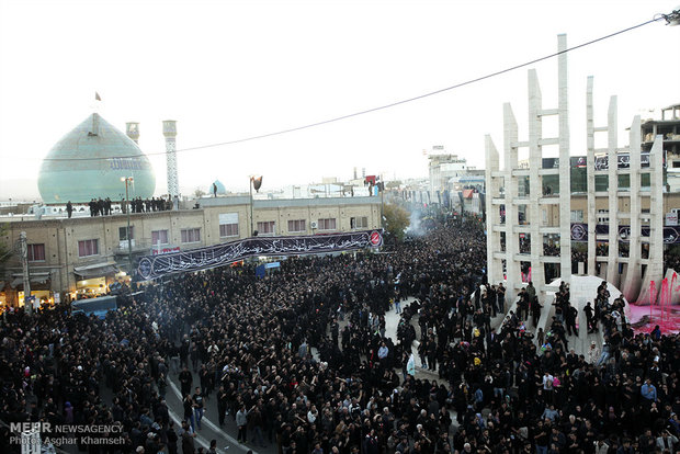 اجتماع بزرگ عزاداران حسینی/زنجانی ها حماسه زینبی خلق کردند