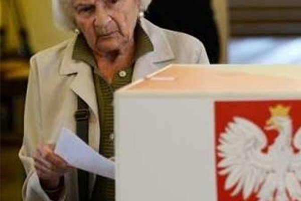 پیروزی راست گراها در انتخابات پارلمانی لهستان