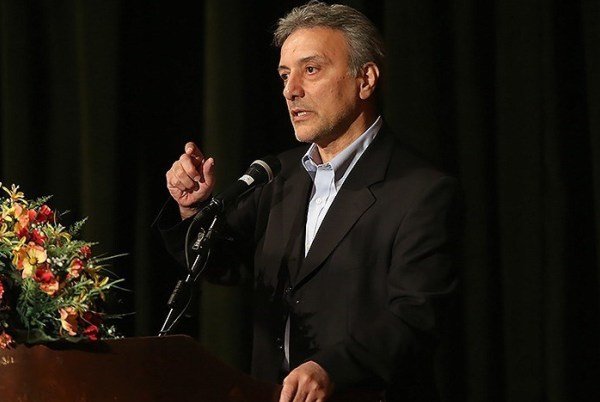 محمود نیلی آحمدآبادی