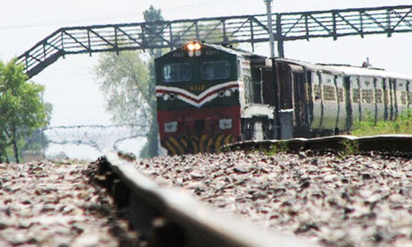 انفجار در مسیر عبور قطار در جنوب پاکستان ۴ قربانی گرفت