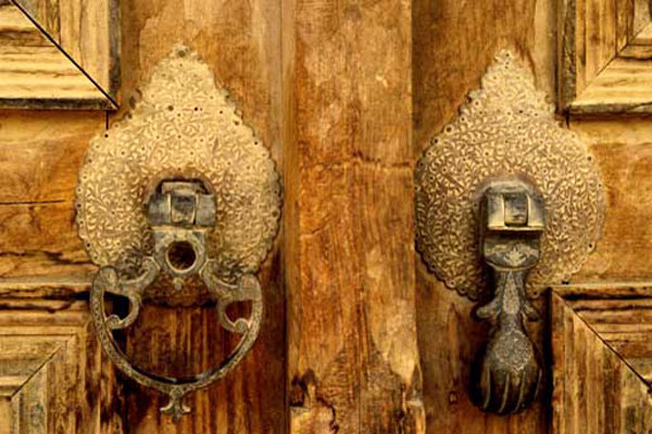 کلون درهای بافت تاریخی یزد را هم به تاراج میبرند! 222222222222.jpg