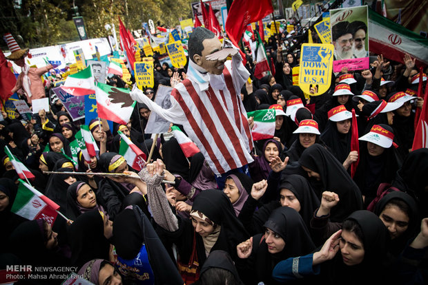 ملت ایران همچنان آمریکا را دشمن درجه یک خود می داند