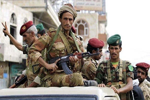 حمله موشکی یمنی‌ها به خودروی مزدوران سعودی در مأرب