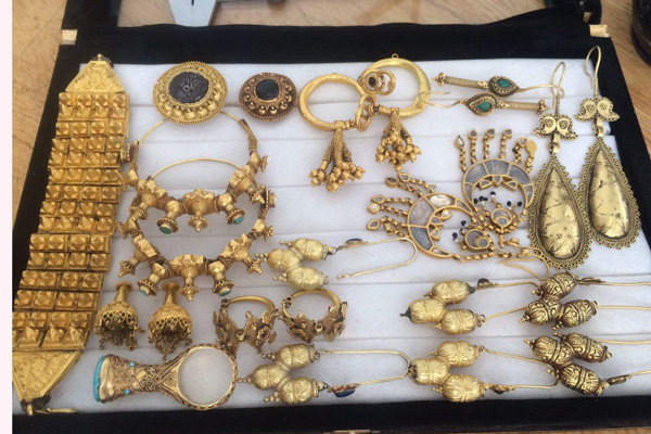 ۲۴ قلم طلا و جواهرات متعلق به دوره ساسانی و سلوکی در تهران کشف شد