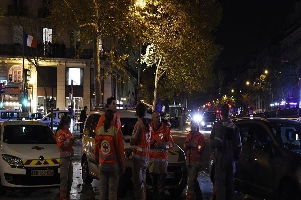واکنش ها به انفجارهای تروریستی پاریس/ انگلیس و آمریکا محکوم کردند