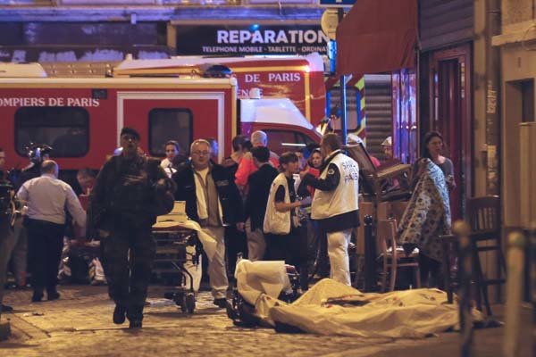 یکی از عاملان حملات پاریس فرانسوی است