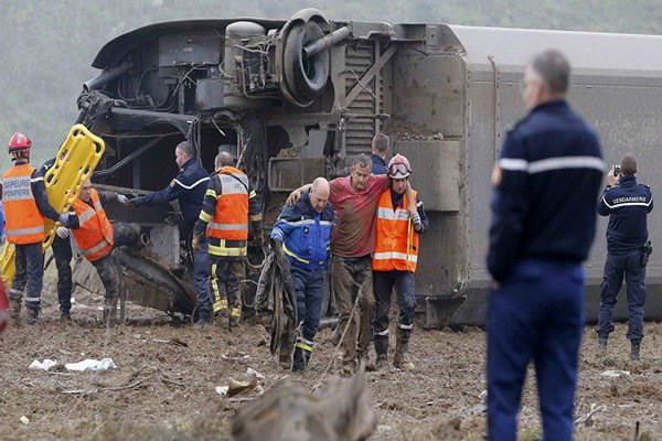 حادثه خروج قطار در فرانسه ۵ کشته بر جای گذاشت