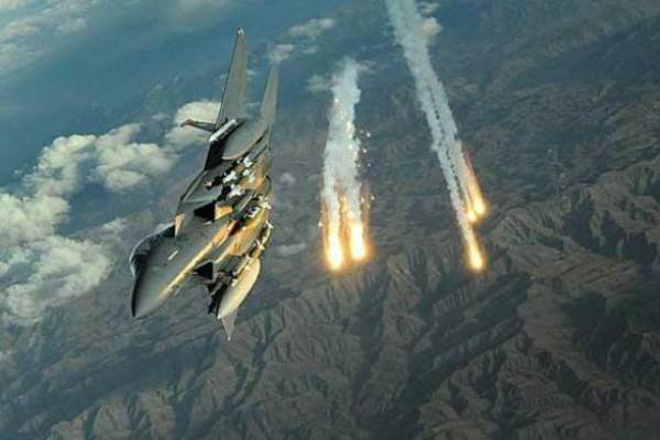کشته شدن ۲۲ شبه نظامی در حملات هوایی پاکستان