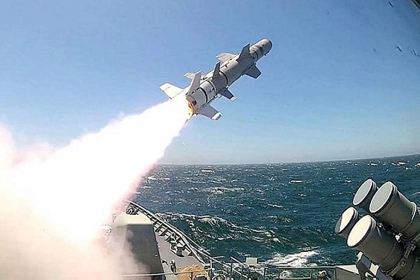 نیروی دریایی ارتش به موشک کروز قدیر مجهز شد