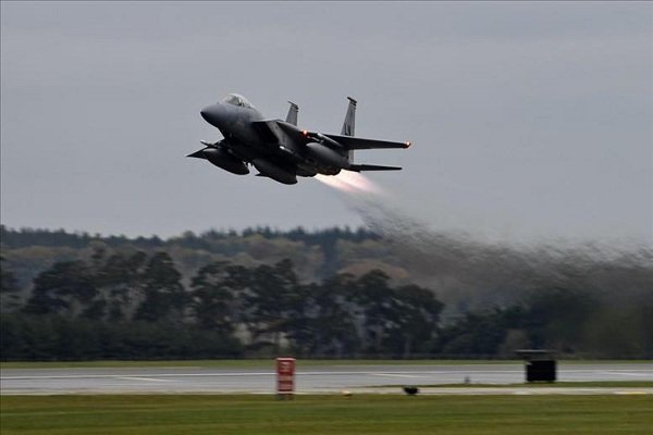 دستور اولاند برای تشدید حملات هوایی فرانسه در عراق و سوریه