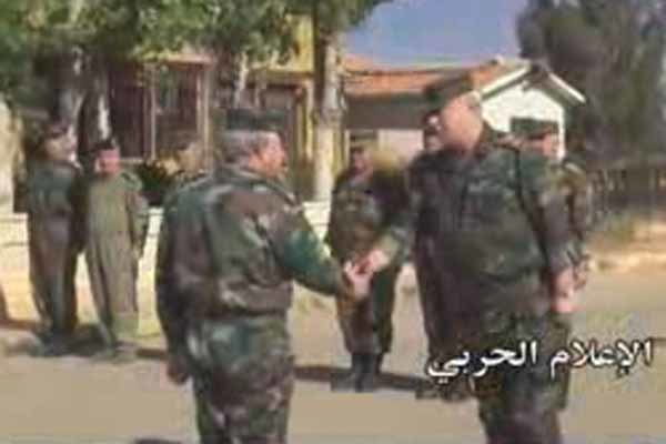 فیلم/بازدید رئیس ستاد مشترک ارتش سوریه از حومه حماه و لاذقیه
