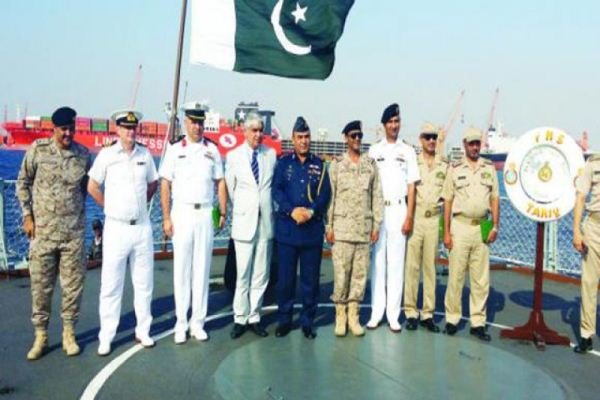 پاکستان روابط نظامی خود را با عربستان توسعه می دهد