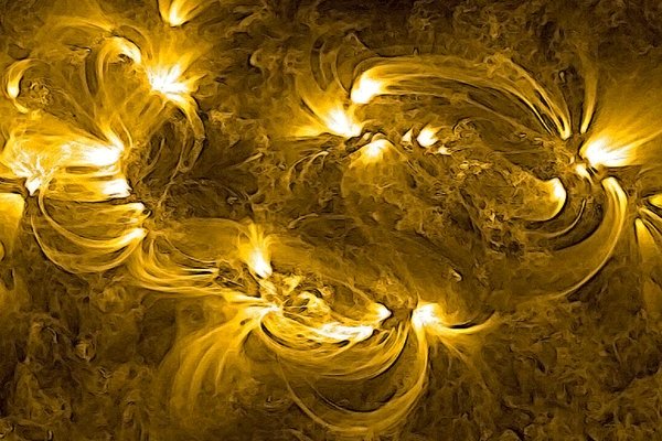 فیلم/ مشاهده حلقه های مغناطیسی نامرئی خورشید در نور فوق بنفش