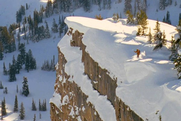 فیلم/ رکورد پرش با اسکی از ارتفاع ۷۷ متری