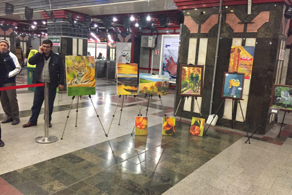 نقاشی دختران استثنایی در مترو تهران!