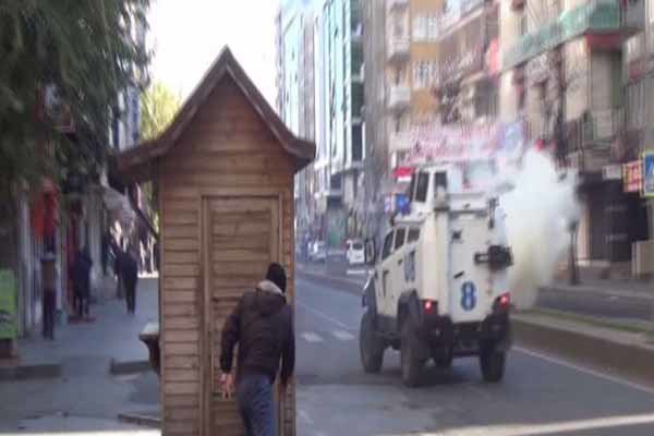 فیلم/درگیری میان تظاهرات کنندگان و پلیس ترکیه