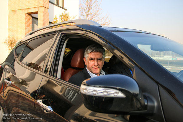 بیوگرافی رائول لوزانو (سرمربی والیبال) +سوابق http://media.mehrnews.com/d/2015/12/22/3/1947236.jpg?ts=1458370831520