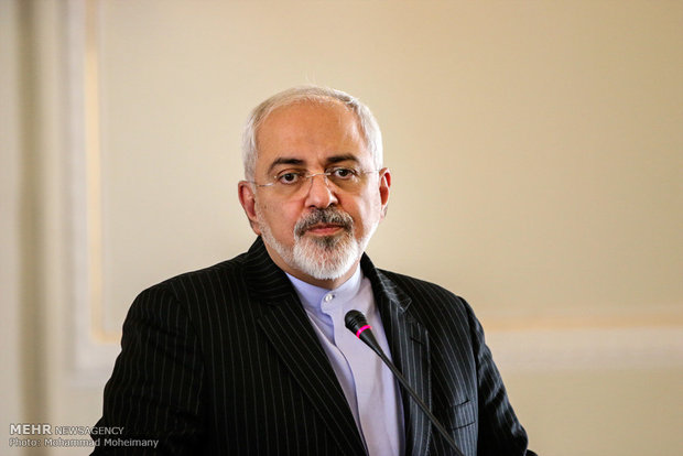ظریف: رفتار کمتر از شأن با یک ایرانی مستوجب برخورد است