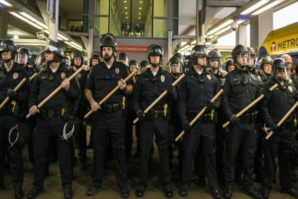 آمریکا صحنه اعتراض به خشونت پلیس علیه سیاه پوستان شد