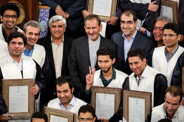 دانشجویان نمونه