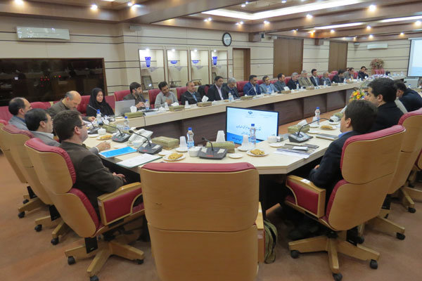 صادرکنندگان استان قزوین خواستار تسهیل در فعالیت تولیدی شدند
