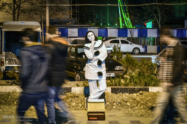 عکس گردشگری عکس دختر توریست عکس توریستی جهانگردی اخبار گردشگری pierre statue