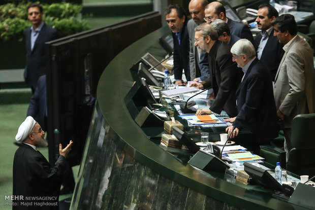تقدیم لایحه بودجه ۹۵ به مجلس شورای اسلامی