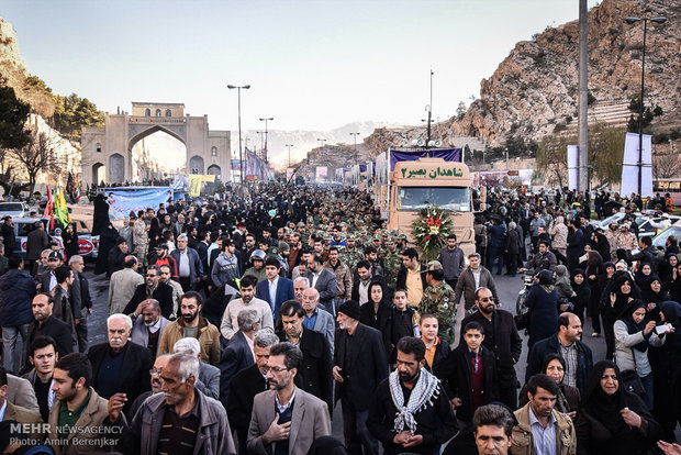 تشییع شهدای گمنام هشت سال دفاع مقدس در شیراز