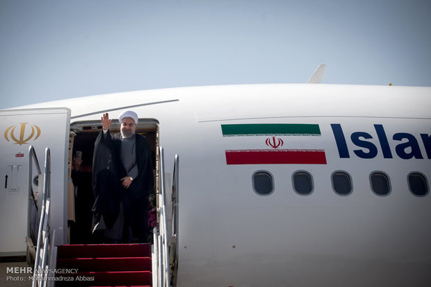 روحانی پاریس را به مقصد تهران ترک کرد
