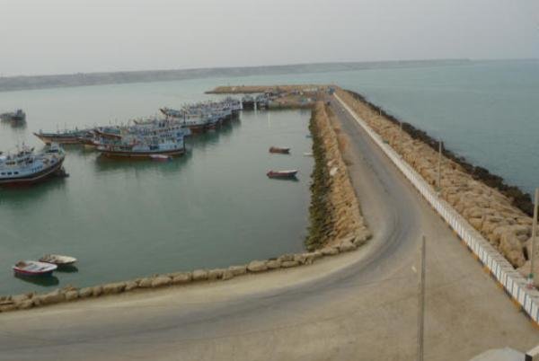 انتقال آب از دریای عمان راه توسعه سواحل مکران