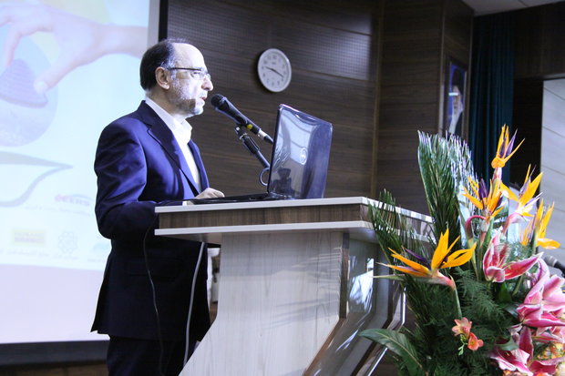 علی عباسپور رئیس واحد علوم و تحقیقات